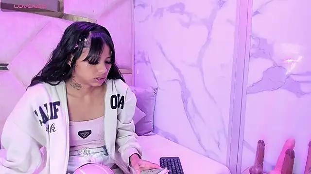 Snapshot of KendallArdent chatting on 02.27.26 KendallArdent online show from 02.27.26