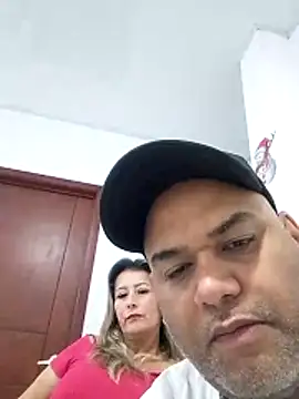 Snapshot of wessAndSandri chatting on 02.17.26 wessAndSandri online show from 02.17.26