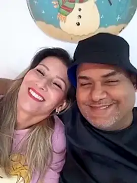 Snapshot of wessAndSandri chatting on 02.28.26 wessAndSandri online show from 02.28.26