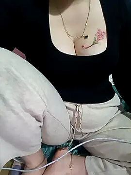 Snapshot of Tulip_ii chatting on 02.05.26 Tulip ii online show from 02.05.26