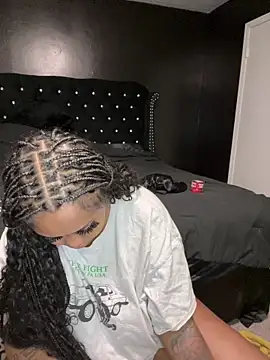 Snapshot of tipheragain chatting on 04.13.26 tipheragain online show from 04.13.26