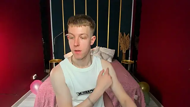 Snapshot of Dylan_Norton chatting on 06.19.26 Dylan Norton online show from 06.19.26