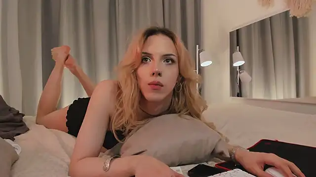 Snapshot of Tiffany__King chatting on 04.06.26 Tiffany King online show from 04.06.26