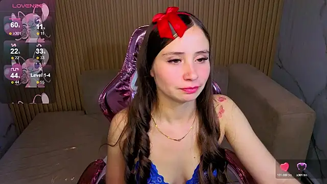 Snapshot of Ariana18_b chatting on 03.05.26 Ariana18 b online show from 03.05.26