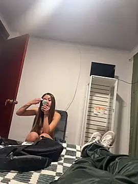 Snapshot of joeandlove chatting on 02.13.26 joeandlove online show from 02.13.26