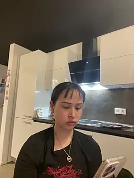 Just-Lilly online show from 04.15.26