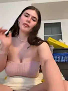 Evie-Moore online show from 02.04.26