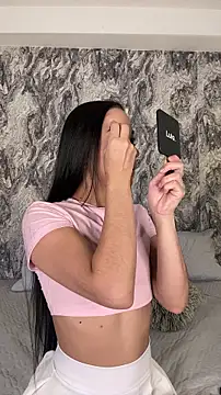 Snapshot of Mialarouse chatting on 02.02.26 Mialarouse online show from 02.02.26