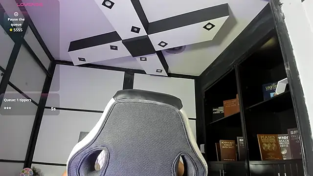 Snapshot of CarolineFyre chatting on 03.01.26 CarolineFyre online show from 03.01.26