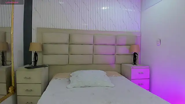 CarolineFyre online show from 04.02.26