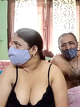 Snapshot of HoneyHush chatting on 02.26.26 HoneyHush online show from 02.26.26