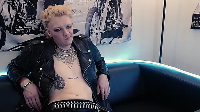 Snapshot of DadWizard chatting on 02.06.26 DadWizard online show from 02.06.26