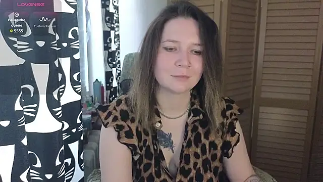Snapshot of Ozalin_ chatting on 06.19.26 Ozalin online show from 06.19.26
