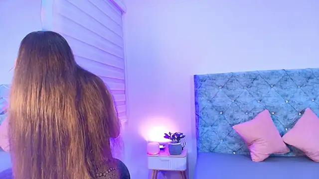 Snapshot of Samanta-Rose chatting on 02.14.26 Samanta-Rose online show from 02.14.26