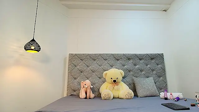 Snapshot of Samanta-Rose chatting on 02.26.26 Samanta-Rose online show from 02.26.26