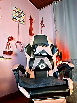 kenia thompsom01 online show from 02.26.26