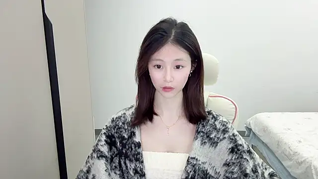 Snapshot of DYyyyyy-- chatting on 02.04.26 DYyyyyy-- online show from 02.04.26