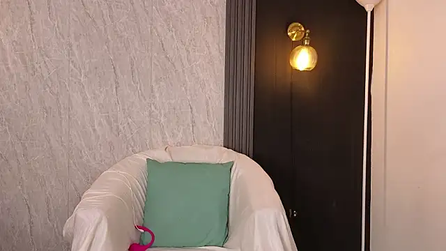 Snapshot of victoriazans chatting on 02.03.26 victoriazans online show from 02.03.26