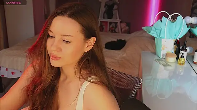 Alisia here online show from 04.14.26