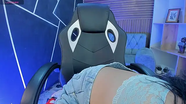 Snapshot of shaden_ chatting on 02.17.26 shaden online show from 02.17.26