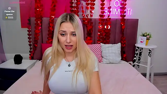 MIla Stunning online show from 02.11.26