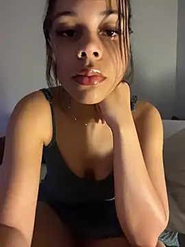 Petite Baddie online show from 04.25.26
