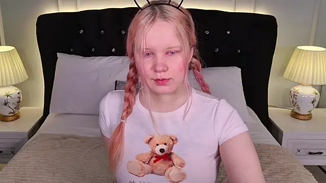AnnieVibe online show from 04.02.26