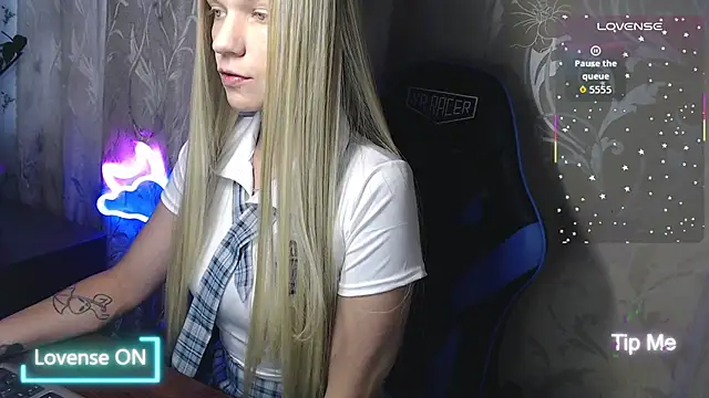 Shiny Victoria online show from 07.25.26