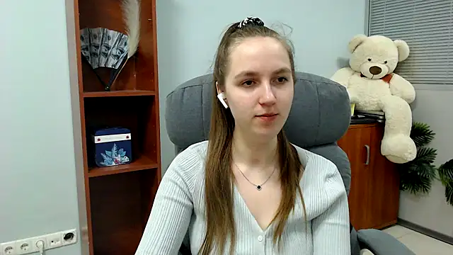 Snapshot of Nessi-Morris chatting on 02.09.26 Nessi-Morris online show from 02.09.26