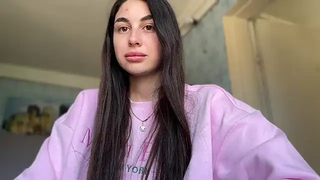 LiluMartiznir online show from 04.15.26