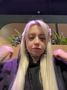 Snapshot of Chiibi chatting on 02.08.26 Chiibi online show from 02.08.26