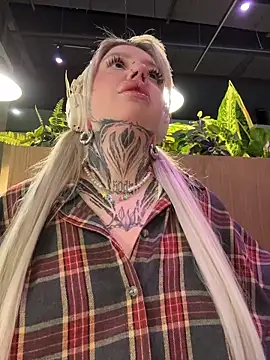 Snapshot of Chiibi chatting on 02.12.26 Chiibi online show from 02.12.26