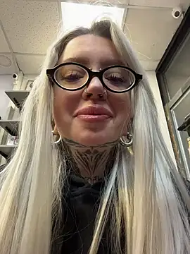 Snapshot of Chiibi chatting on 02.26.26 Chiibi online show from 02.26.26