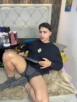 Snapshot of Samu_Hott chatting on 02.03.26 Samu Hott online show from 02.03.26