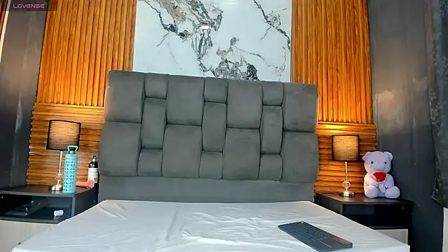 Snapshot of ellie_doll1 chatting on 02.19.26 ellie doll1 online show from 02.19.26