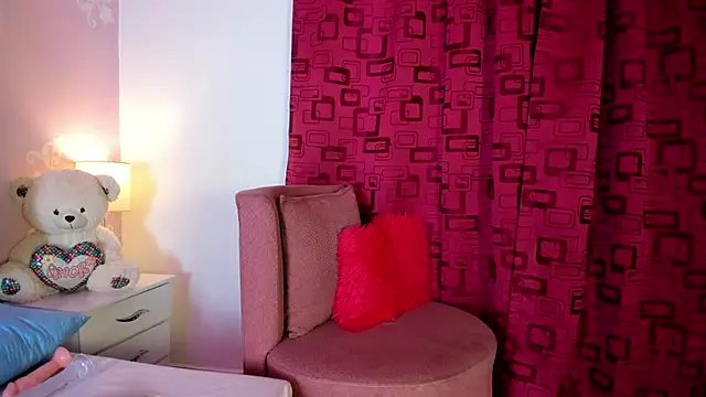 Snapshot of ellie_doll1 chatting on 02.27.26 ellie doll1 online show from 02.27.26