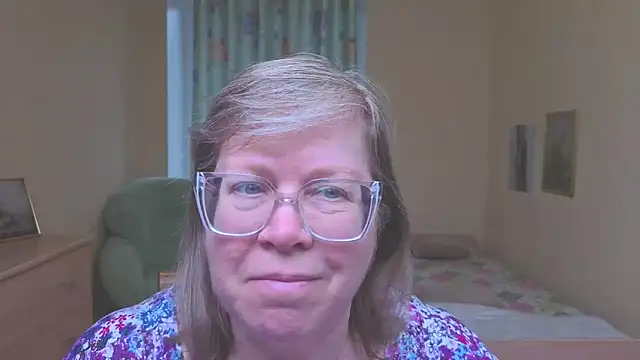 Emma Eclipsee online show from 04.05.26