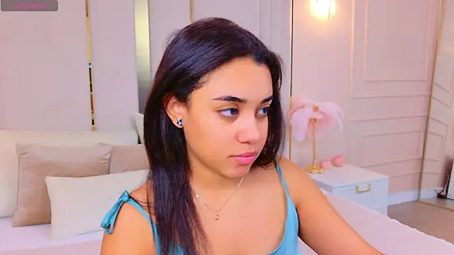 Snapshot of Luna_Cortier chatting on 03.03.26 Luna Cortier online show from 03.03.26