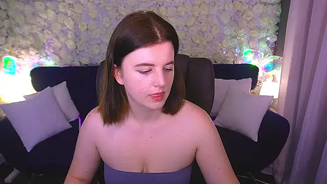 Snapshot of KristiFoxy chatting on 06.11.26 KristiFoxy online show from 06.11.26
