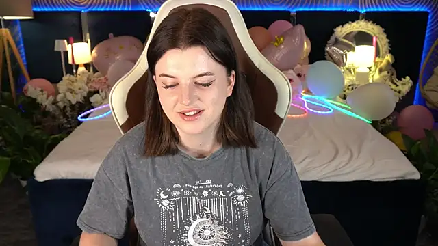 Snapshot of KristiFoxy chatting on 07.19.26 KristiFoxy online show from 07.19.26
