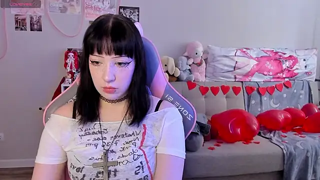 Snapshot of MollysLand chatting on 02.10.26 MollysLand online show from 02.10.26