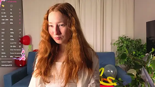 Snapshot of MaraButtrey chatting on 02.14.26 MaraButtrey online show from 02.14.26