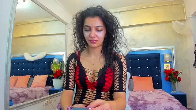 Snapshot of YasmineDelight chatting on 02.06.26 YasmineDelight online show from 02.06.26