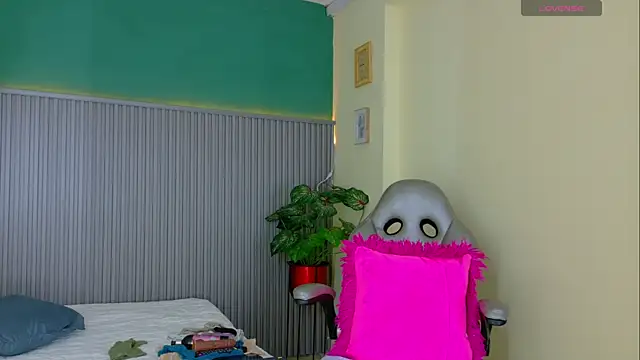 Snapshot of miss_monserrate01 chatting on 06.23.26 miss monserrate01 online show from 06.23.26