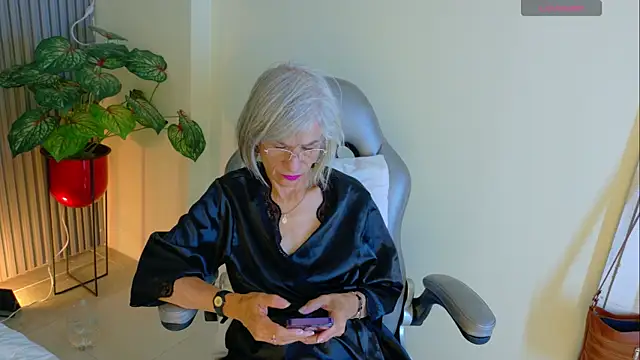 Snapshot of miss_monserrate01 chatting on 07.13.26 miss monserrate01 online show from 07.13.26