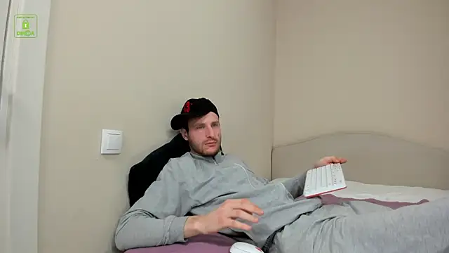 Snapshot of Deymond_Russo chatting on 02.17.26 Deymond Russo online show from 02.17.26