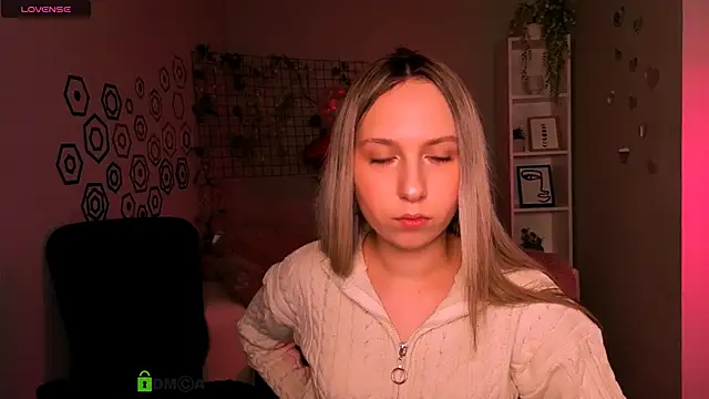 Snapshot of tiffani_murr chatting on 02.25.26 tiffani murr online show from 02.25.26