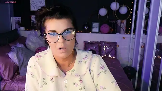 RikaCoutts online show from 02.12.26