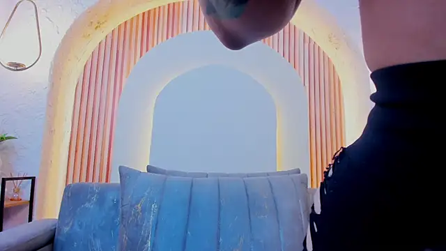 violet scott  online show from 03.25.26