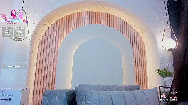 violet scott  online show from 04.10.26